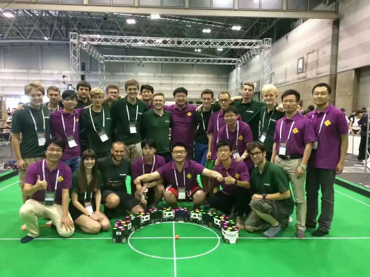 仙知机器人赵越：“能友好工作”的机器人才能真正的为人类服务