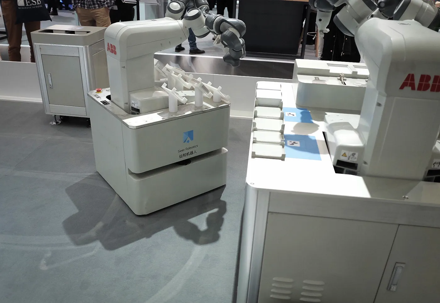 仙知机器人赵越：“能友好工作”的机器人才能真正的为人类服务