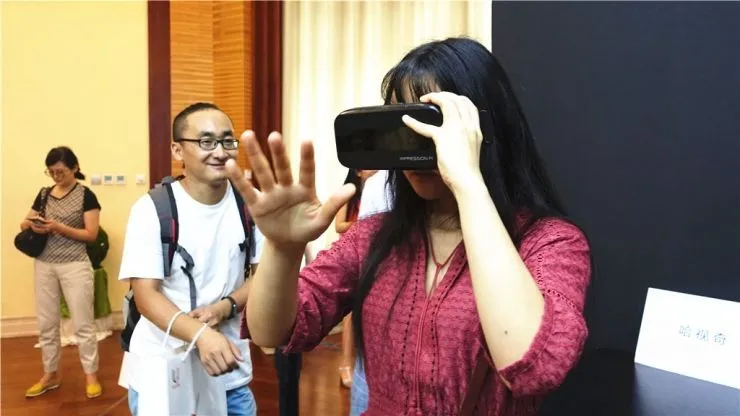 AR/VR手势交互新选择，uSens凌感推出Fingo技术