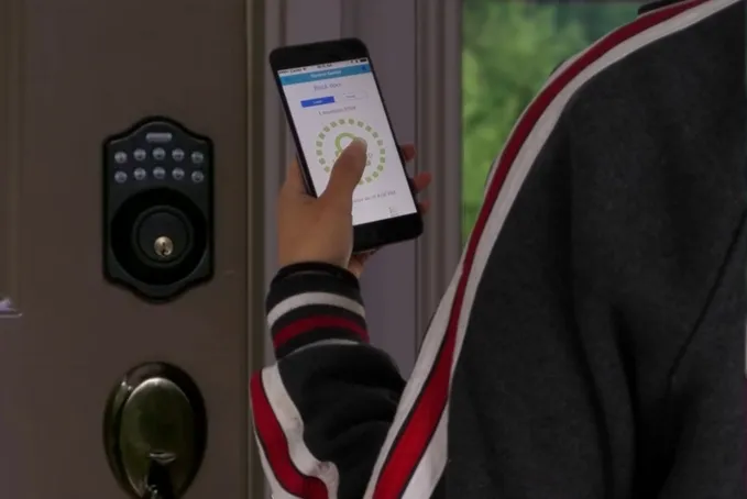 BLUEGUARD-E智能锁，门锁和手机自动组成cp3