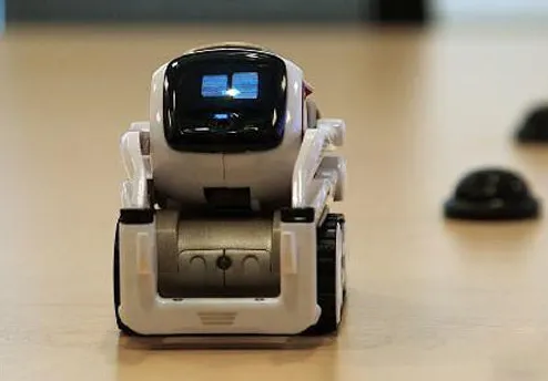 这个会打鼾的Cozmo机器人,真是个磨人的小妖精!