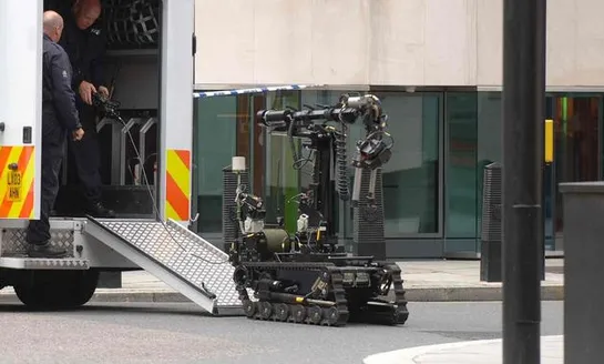 宝宝好怕！机器人首次在城市杀人“开荤”