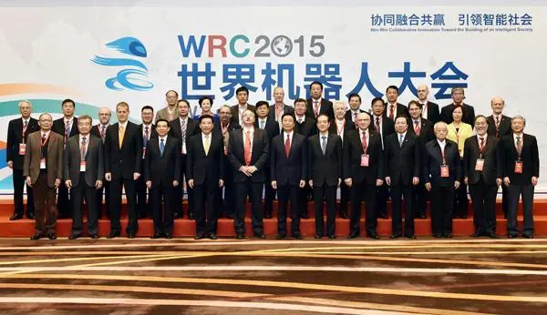 国内的服务机器人还缺点啥？2