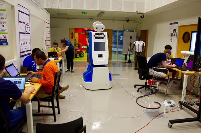 机场迷路不用怕，Spencer机器人来帮你1