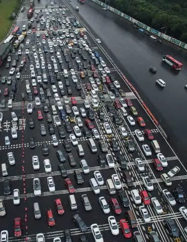 国庆车流激增，南京启用无人机报路况2