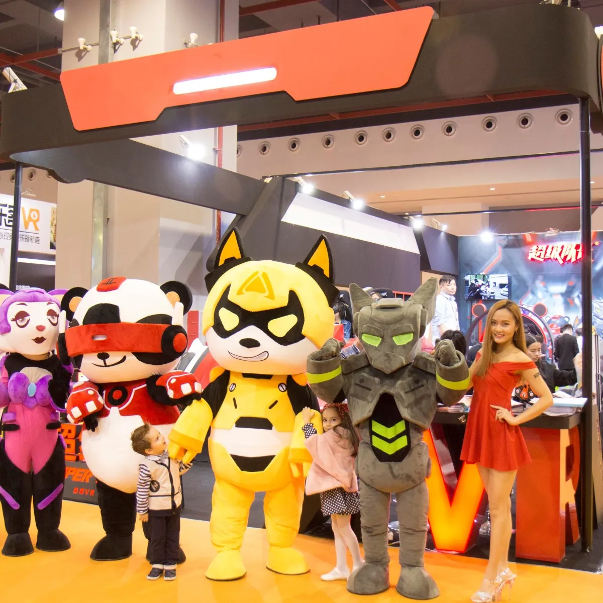 VR设备除了未来感，还有什么新玩法？