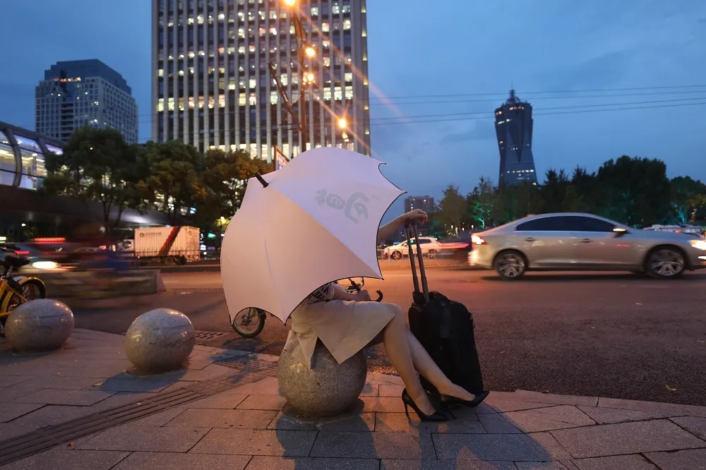 摩簦伞易新宇：对共享雨伞的不同理解，让他们玩法也和他人不同