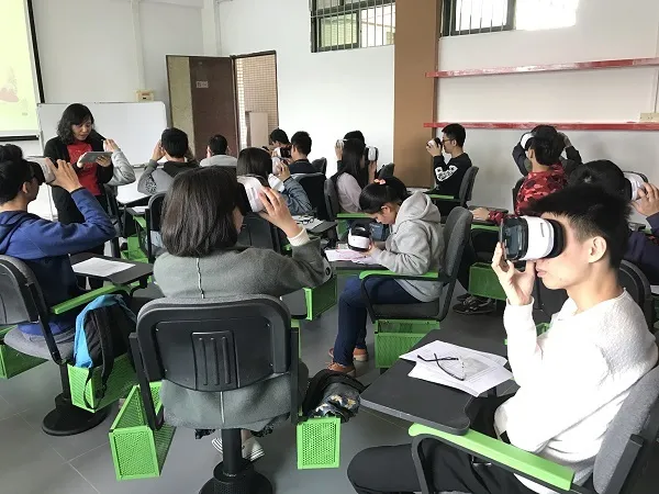 VRIC姜鹭：不能为了技术而技术，VR教育要做点有意义的事情