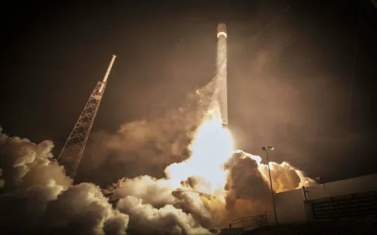 SpaceX推迟发射重型火箭，或是天气惹的祸