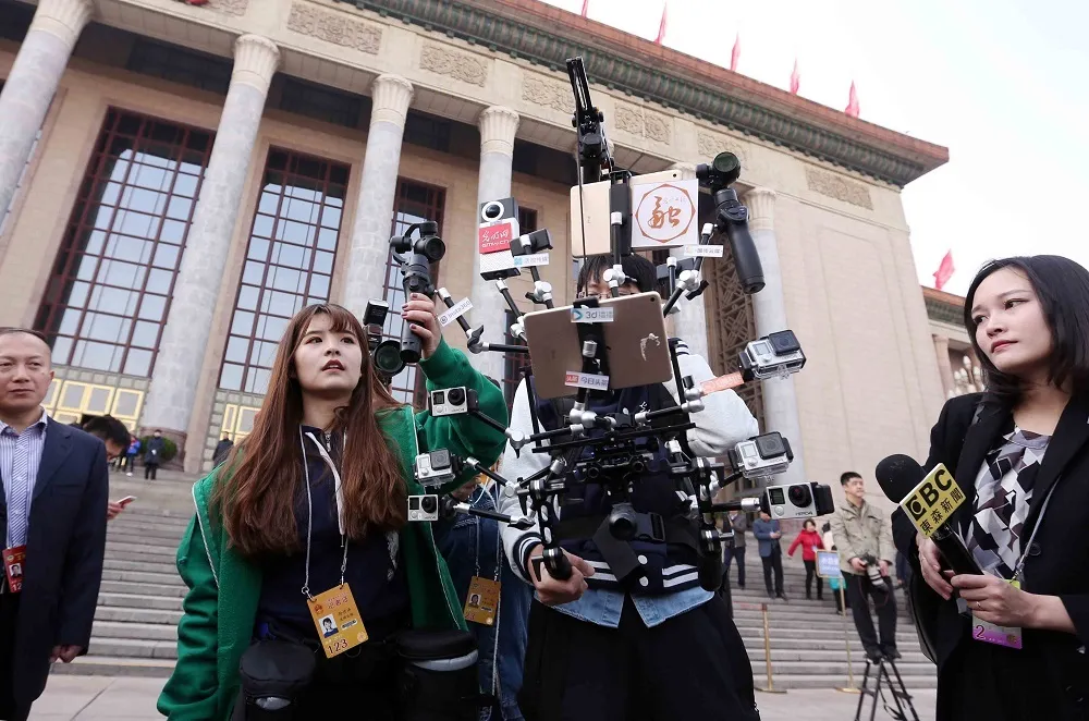 CNN推出了沉浸式新闻平台“CNNVR”，让读者直接“穿越”到新闻现场