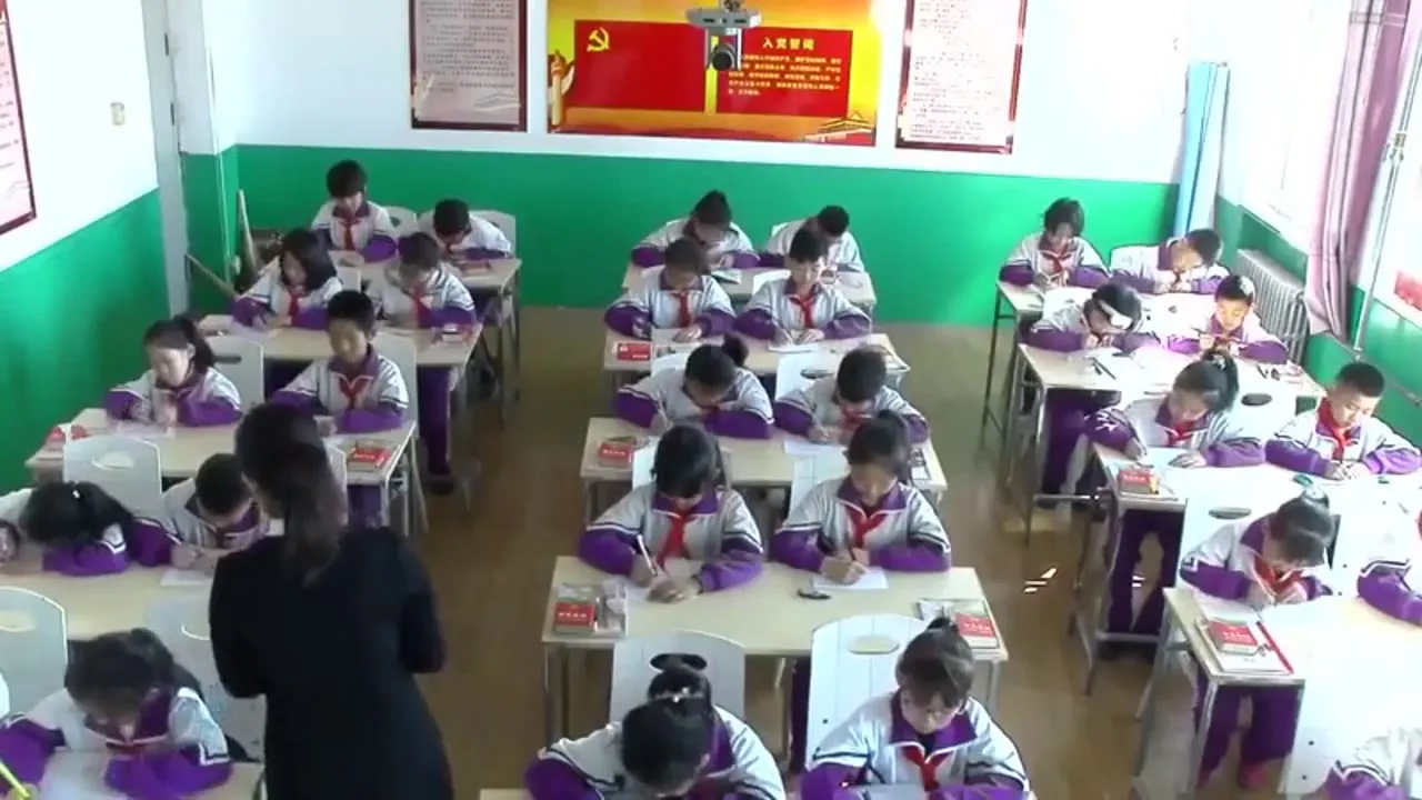 学生课堂行为检测数据集 原始样本抽帧