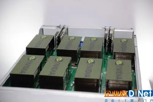 在过去的1年里,对于人工智能计算资源的总体需求急剧增长,而市场对于NVIDIA GPU计算平台的采用及性能需求也随之增加。今天,全球前10家超大规模企业均在其数据中心内使用NVIDIA GPU加速器。