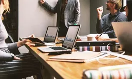 阿里面试官：分布式锁到底用Redis好？还是Zookeeper好？