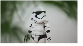 星战首款 AR 机器人要这样才好玩，这个“小白”真的不要太萌