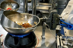随着用餐习惯的改变，智能机器人厨房技术升温