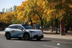 无人出租车是一种利用人工智能、传感器、激光雷达等技术实现自动驾驶的交通工具