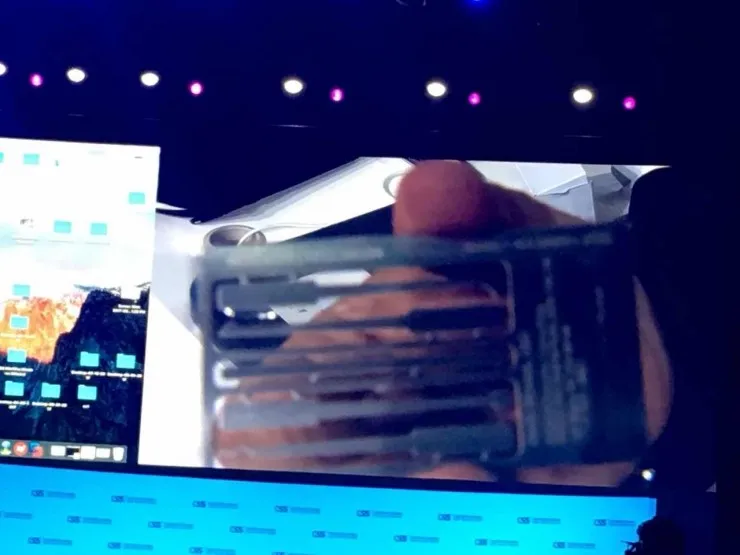 世界头号黑客凯文·米特尼克来中国第一天就把自己的密码暴露了……