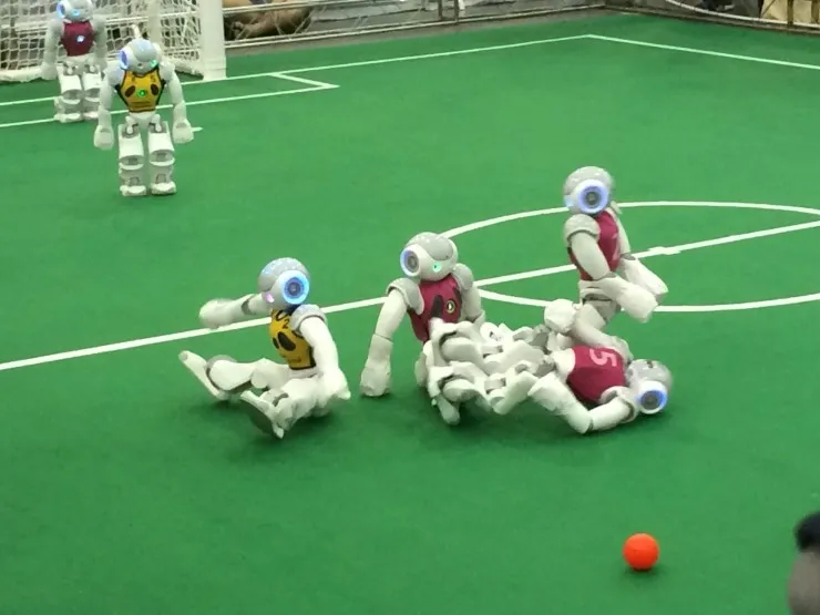 「雷锋前线」带你逛机器人世界杯RoboCup