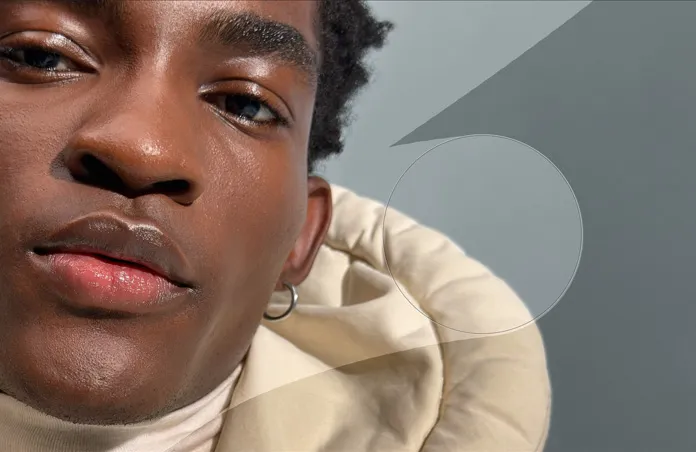 一张男子面部特写照片，展示润饰工具。