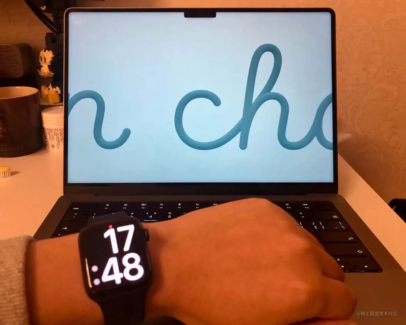 MacBook 14 and iwatch