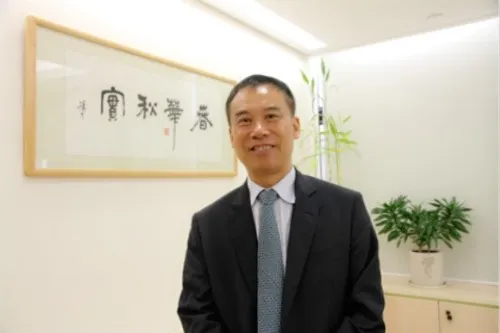 徐扬生：一个没挤上火车的人