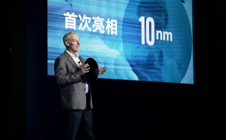 摩尔定律永不过时？Intel 全球首发 10 纳米技术，并正面怼上了三星、台积电