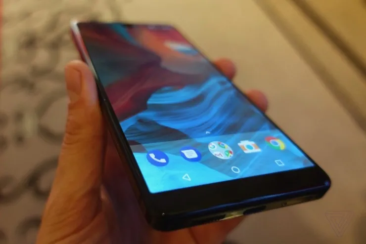 Essential Phone 昨日开售，各大外媒评测汇总